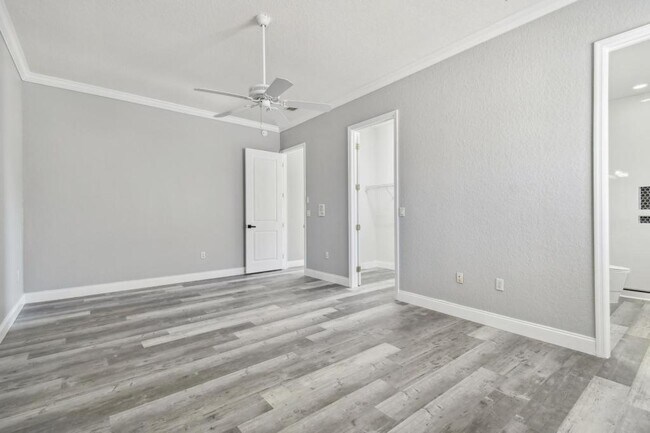 Building Photo - 6644 Country Club Rd