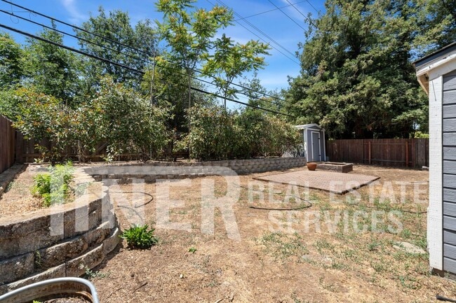 Building Photo - 652 Dittmar Way
