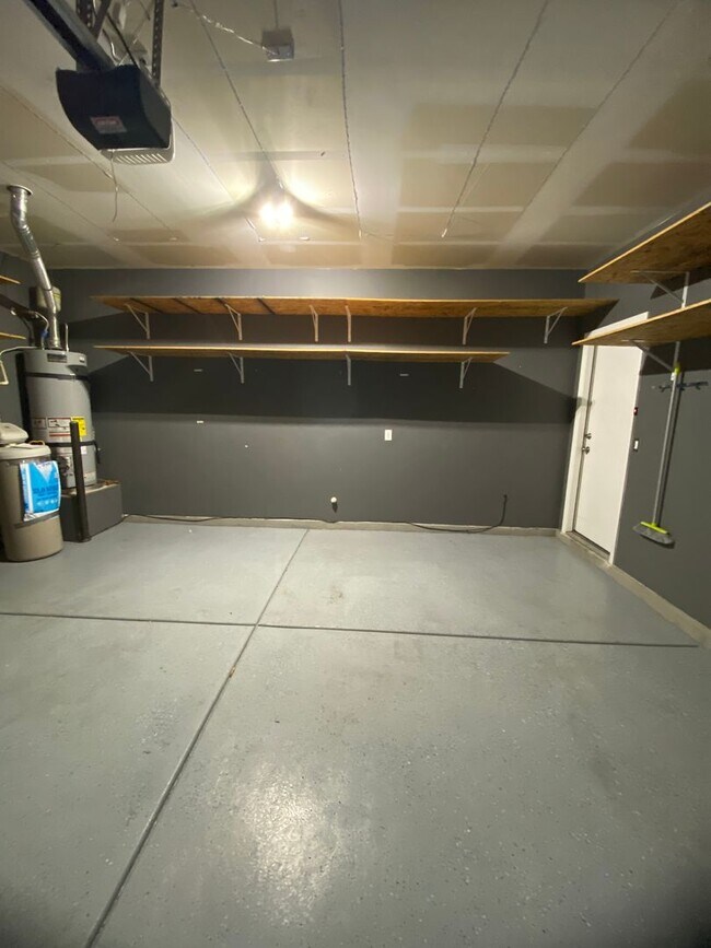 Building Photo - AMERICANA Property Mgmt - Beautiful 4 beds...