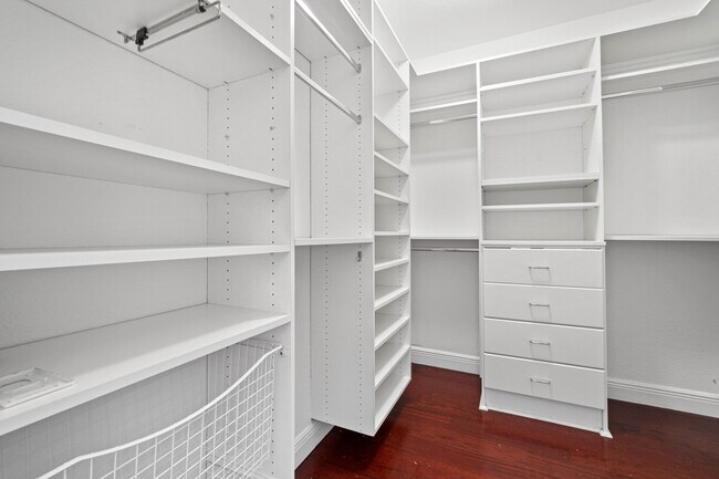 Building Photo - 1030 Murano Bay Dr