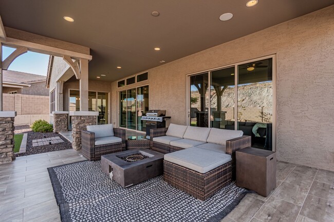 Building Photo - Your dream entertainer's home is here!