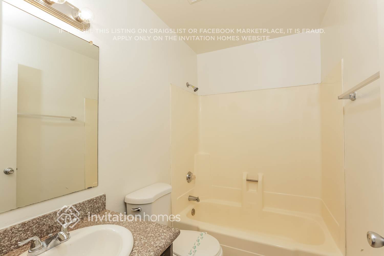 Building Photo - 2340 W Portobello Ave