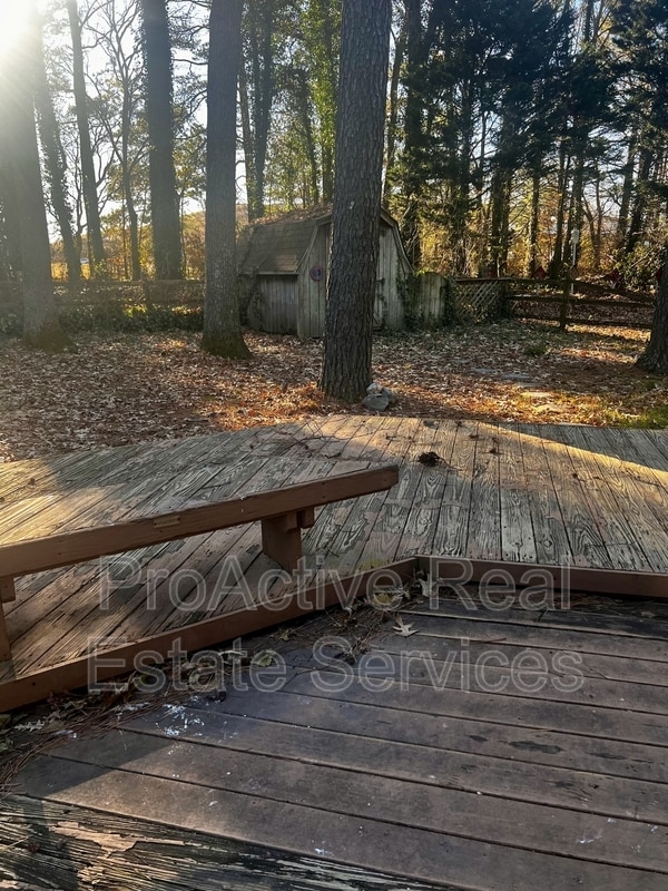 Building Photo - 5761 Luck Ln