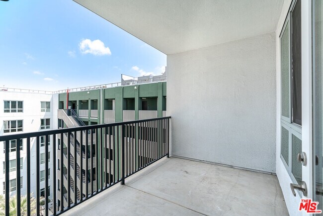 Building Photo - 10601 Washington Blvd