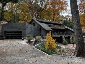 Building Photo - 210 Hargett Ct