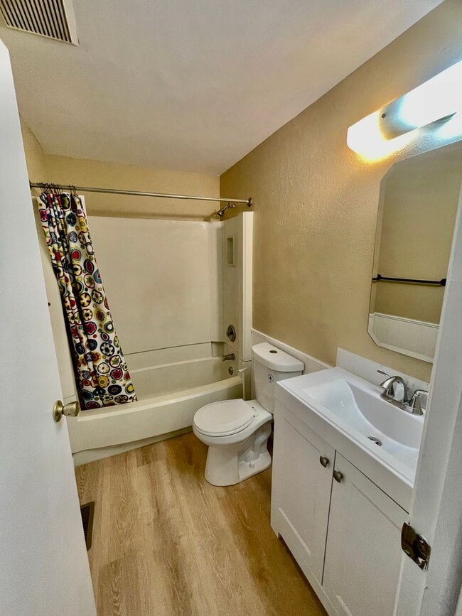 Building Photo - 3 Bed 1.5 Bath- Bridgeville PA