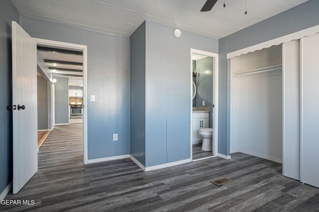 Building Photo - 228 Territory Dr