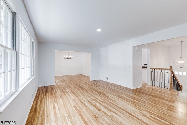 Building Photo - 50 Colonial Way