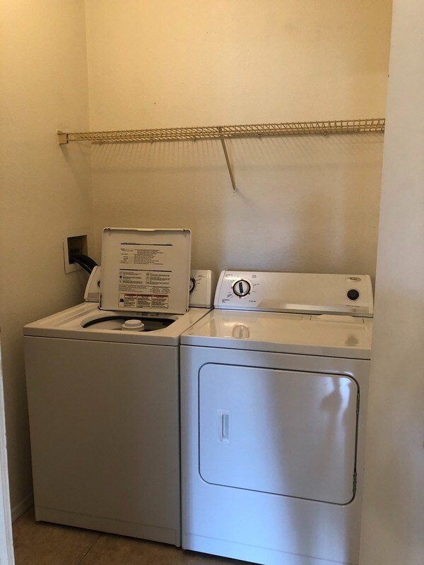 Building Photo - 114 Vista Verdi Cir