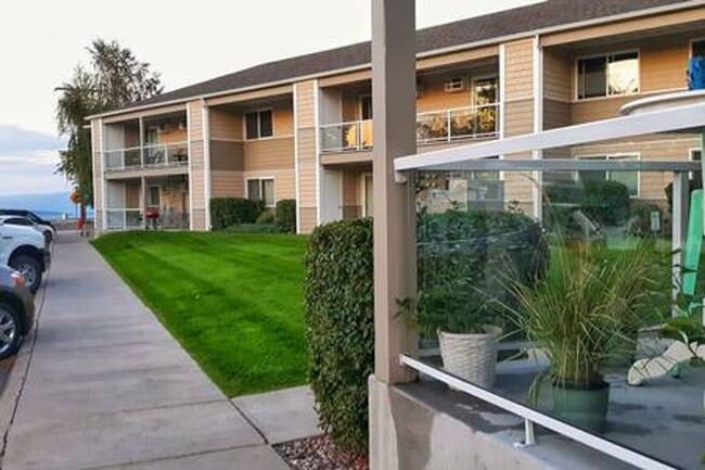 Building Photo - Best Baypointe Condo - ONLY Oct 7th - May 31st(maybe longer)