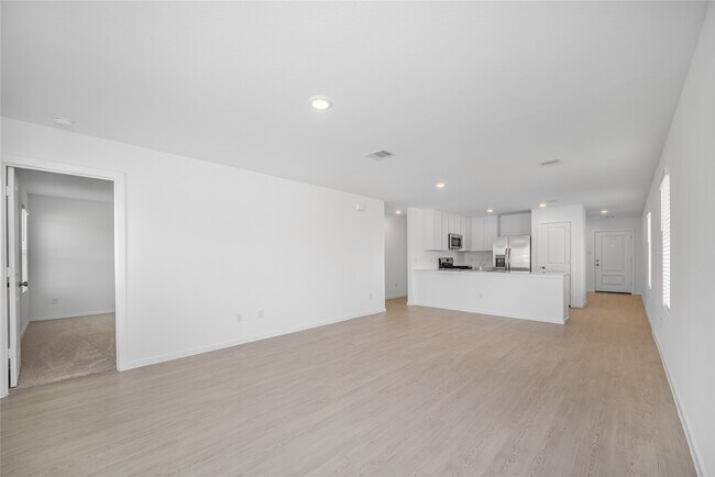 Building Photo - 21043 Santopadre St