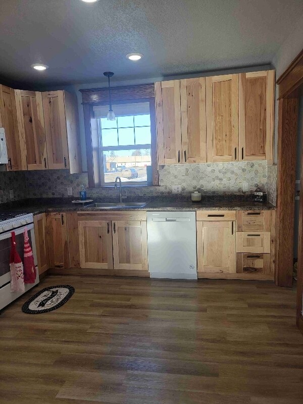 Building Photo - 103 1st St SE