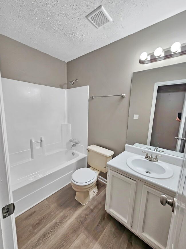 Building Photo - 7819 Taylor Cir