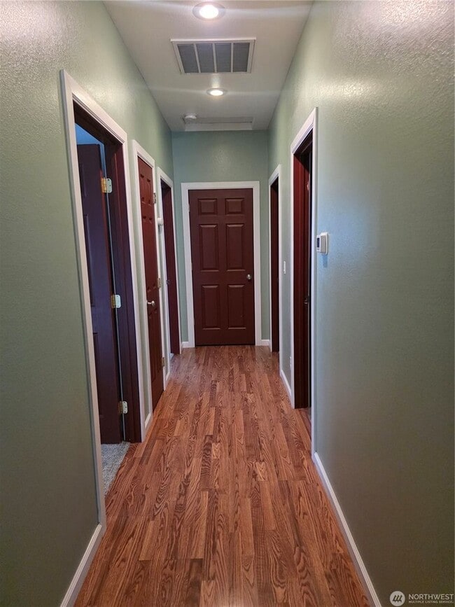 Building Photo - 3 Bed 2 Bath one story home