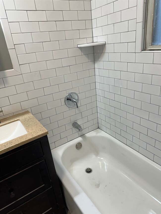 Building Photo - 81 Newman Ave