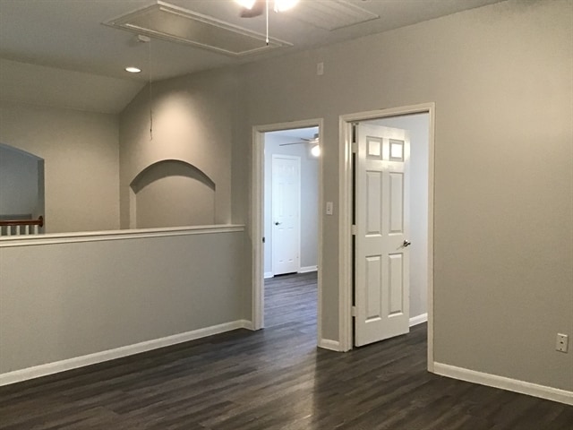 Building Photo - 10931 S Falls Terrace
