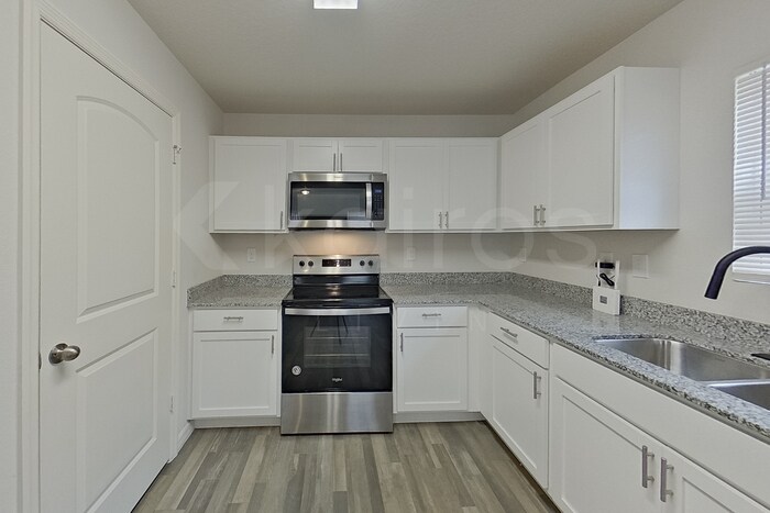 Building Photo - 20 Reindeer Ln