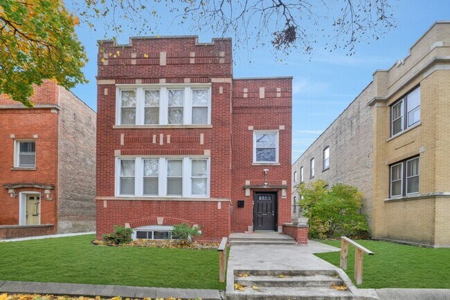Building Photo - 8243 S Sangamon St