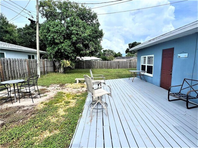 Building Photo - 11401 64th Terrace N