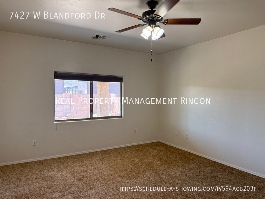 Building Photo - 7427 W Blandford Dr