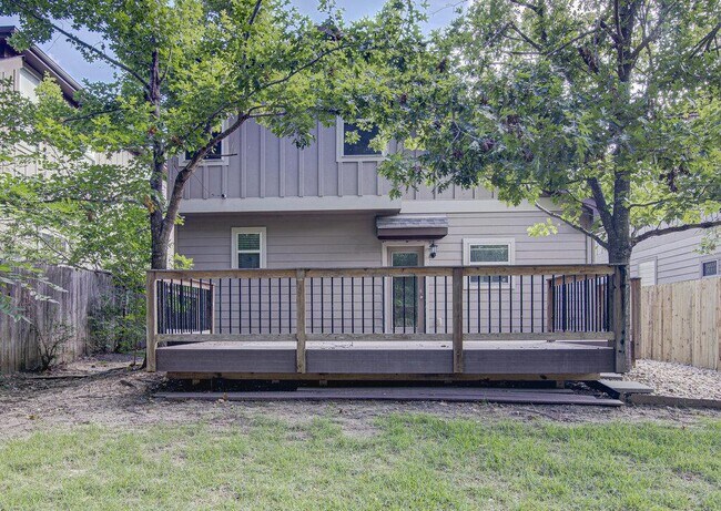Building Photo - 7337 Menchaca Rd