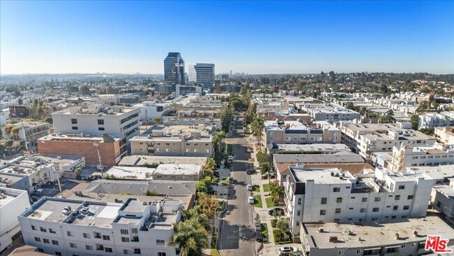 Building Photo - 11827 Goshen Ave