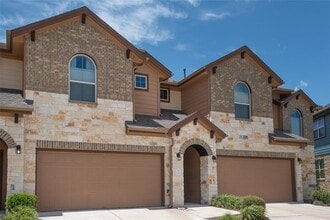 Building Photo - 1001 Zodiac Ln