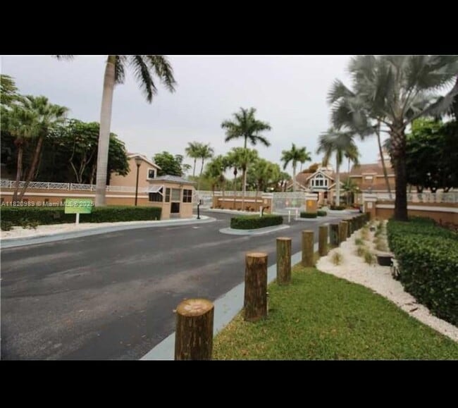 Building Photo - 15570 SW 105th Ln
