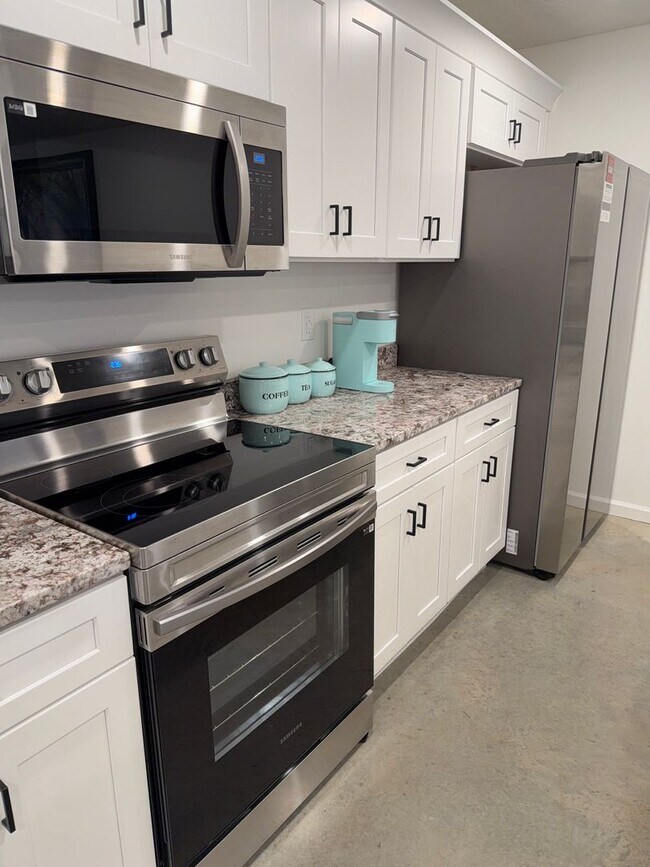 Building Photo - 526 Gadsden Rd NW