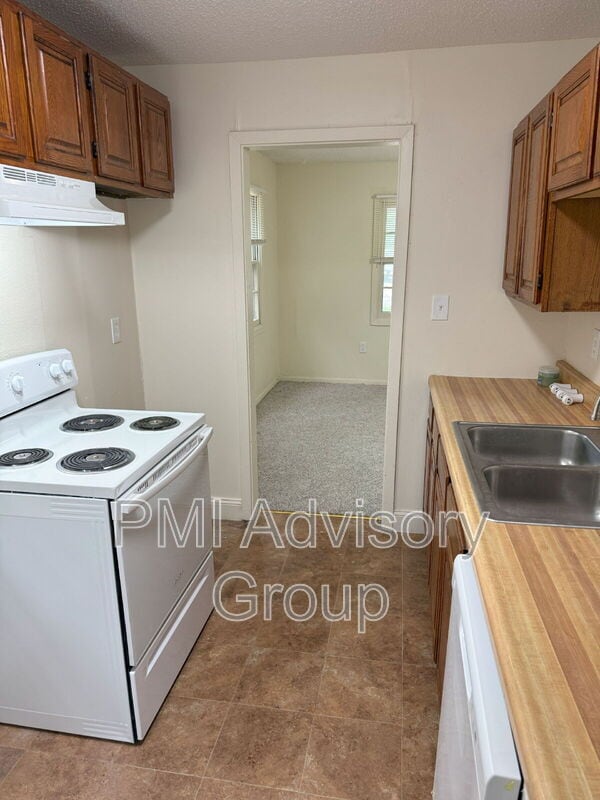 Building Photo - 412 SE 33rd Terrace