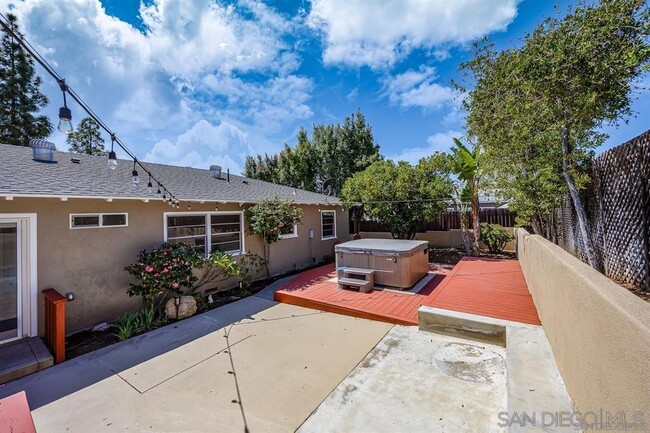 Building Photo - 8810 Mariposa St