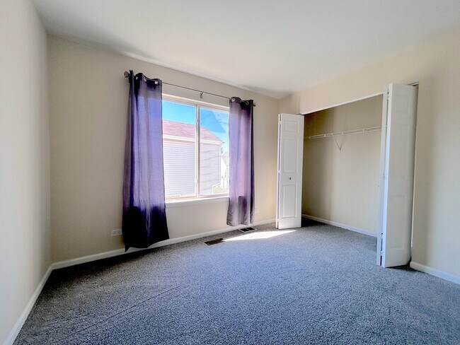 Building Photo - 2223 Periwinkle Ln