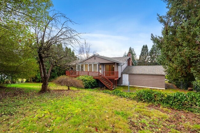 Building Photo - Spacious 5-Bed Home on XL Private Lot!