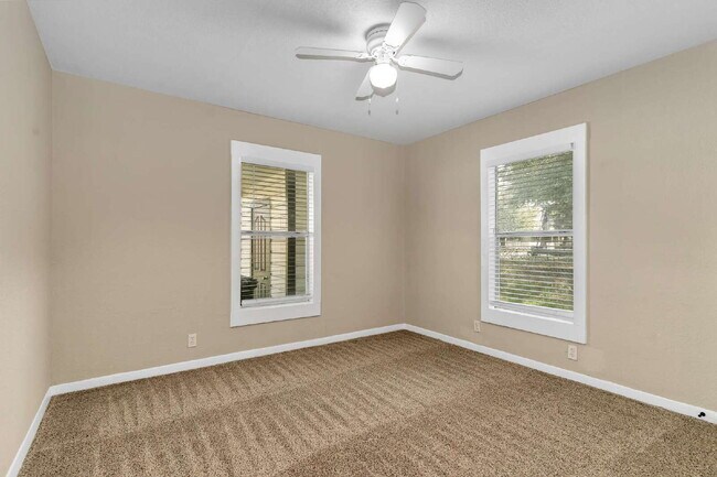 Building Photo - Cozy 2 Bedroom 1 Bath Duplex in Cleburne TX. 50% off One Month’s Rent!
