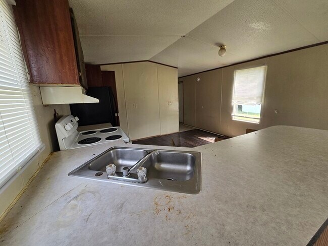 Building Photo - 2502 Cattail Cir
