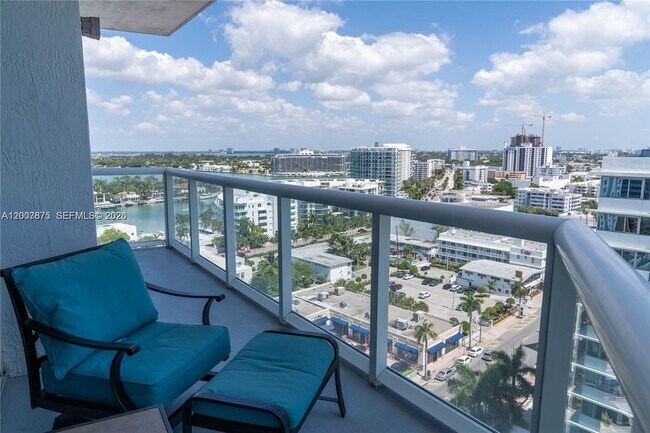 Building Photo - 6515 Collins Ave