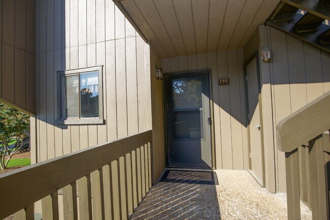 Building Photo - FULLY FURNISHED 2-Bed, 2-Bath Condo in Pinehurst