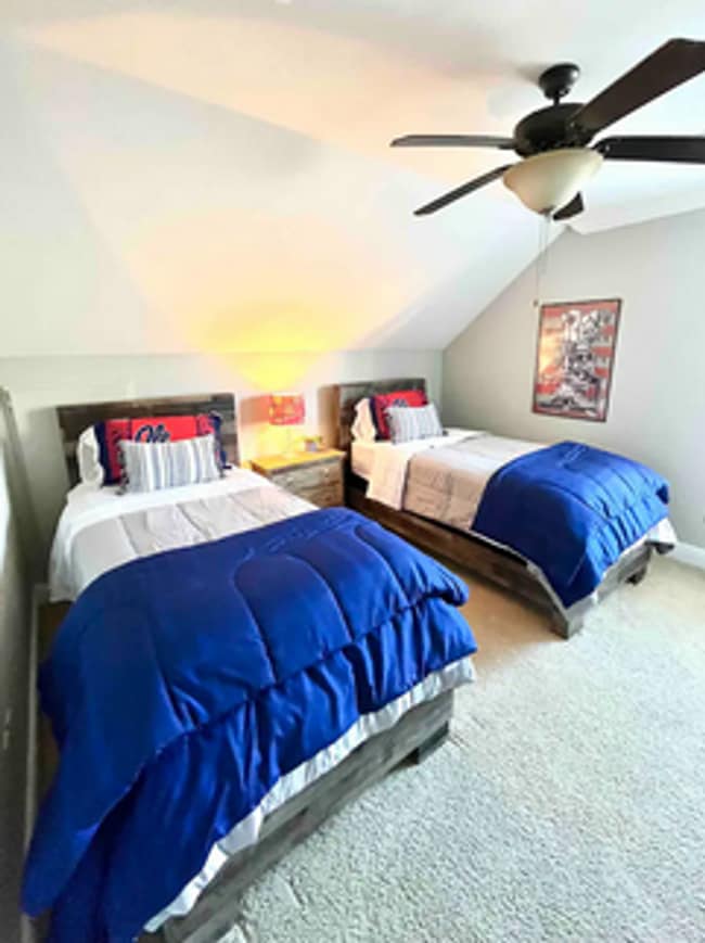 Building Photo - 3 bed/3 bath Furnished/Unfurnished