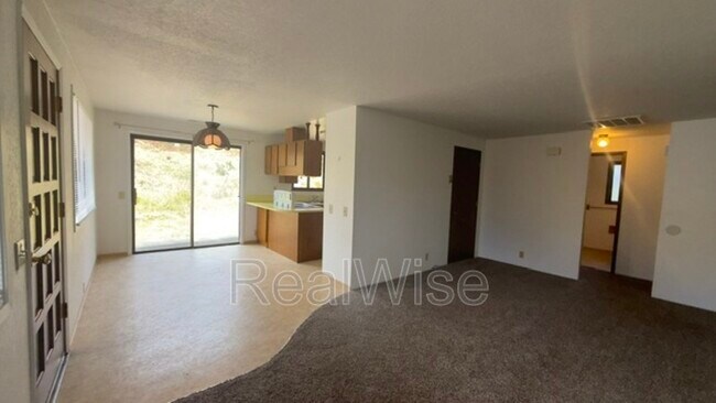Building Photo - 1132 NE Barager Ave