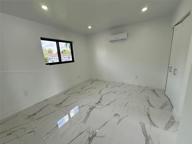 Building Photo - 9824 SW 26th Terrace