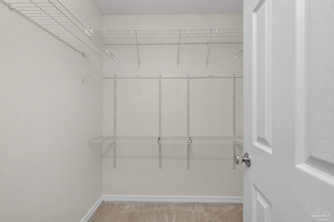 Building Photo - 2491 Parkridge Dr