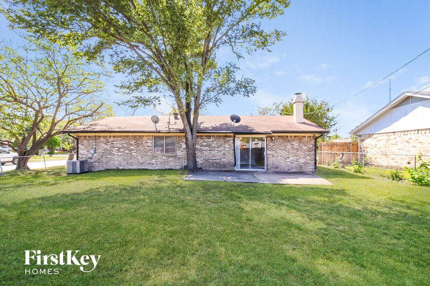 Building Photo - 502 Oak Ridge Pl