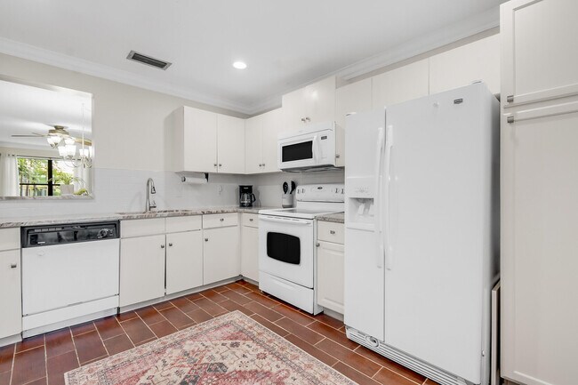 Building Photo - 13075 Albright Ct