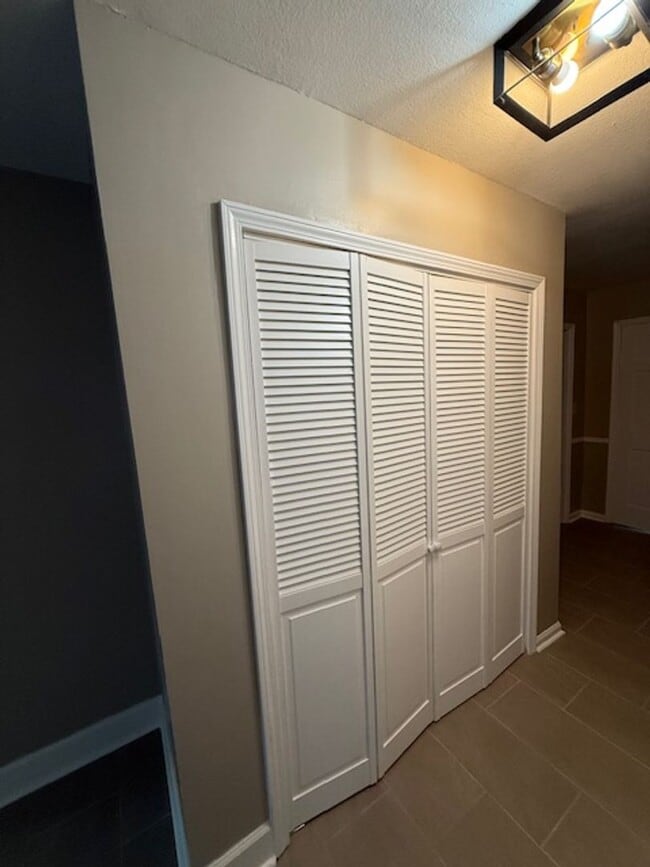 Building Photo - Renovated 3 Bedroom 2 Bath Home on 2 Acres!