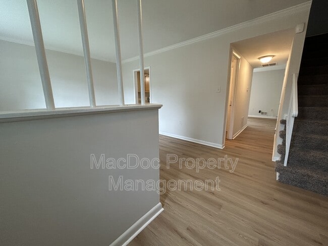 Building Photo - 2538 Sedgewick Pl