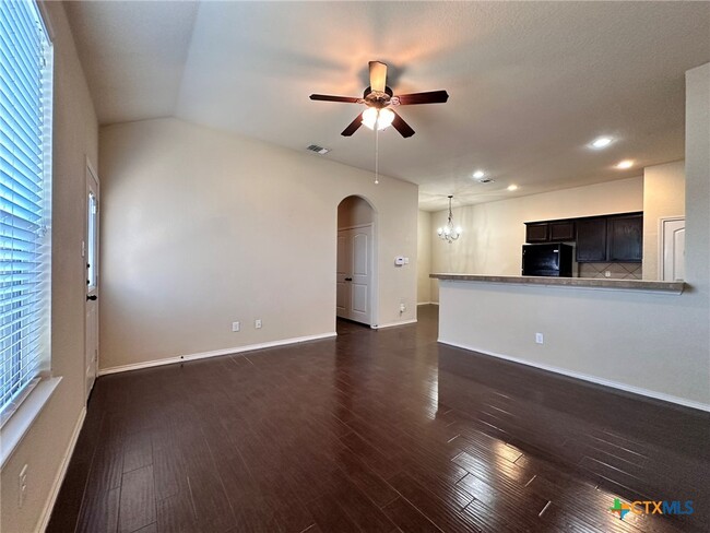 Building Photo - 502 Creekside Cir