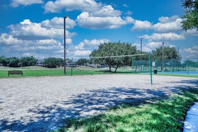 Building Photo - 10427 Lyndon Meadows Dr