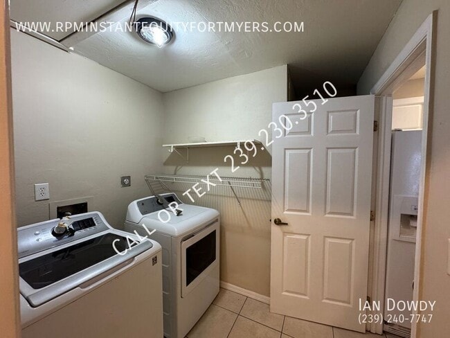 Building Photo - 3024 Santa Barbara Blvd