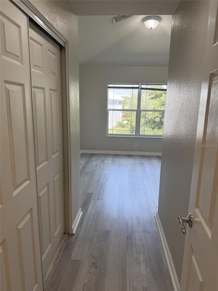 Building Photo - 4500 SW 52nd Cir