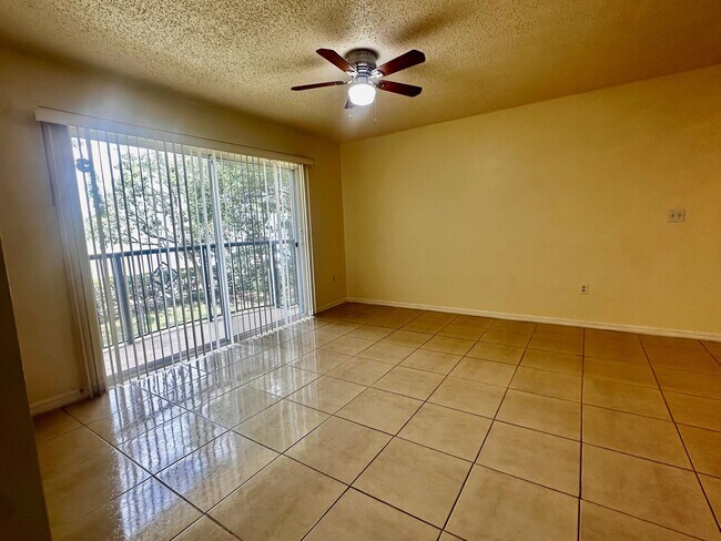 Building Photo - 1300 Crestwood Ct S